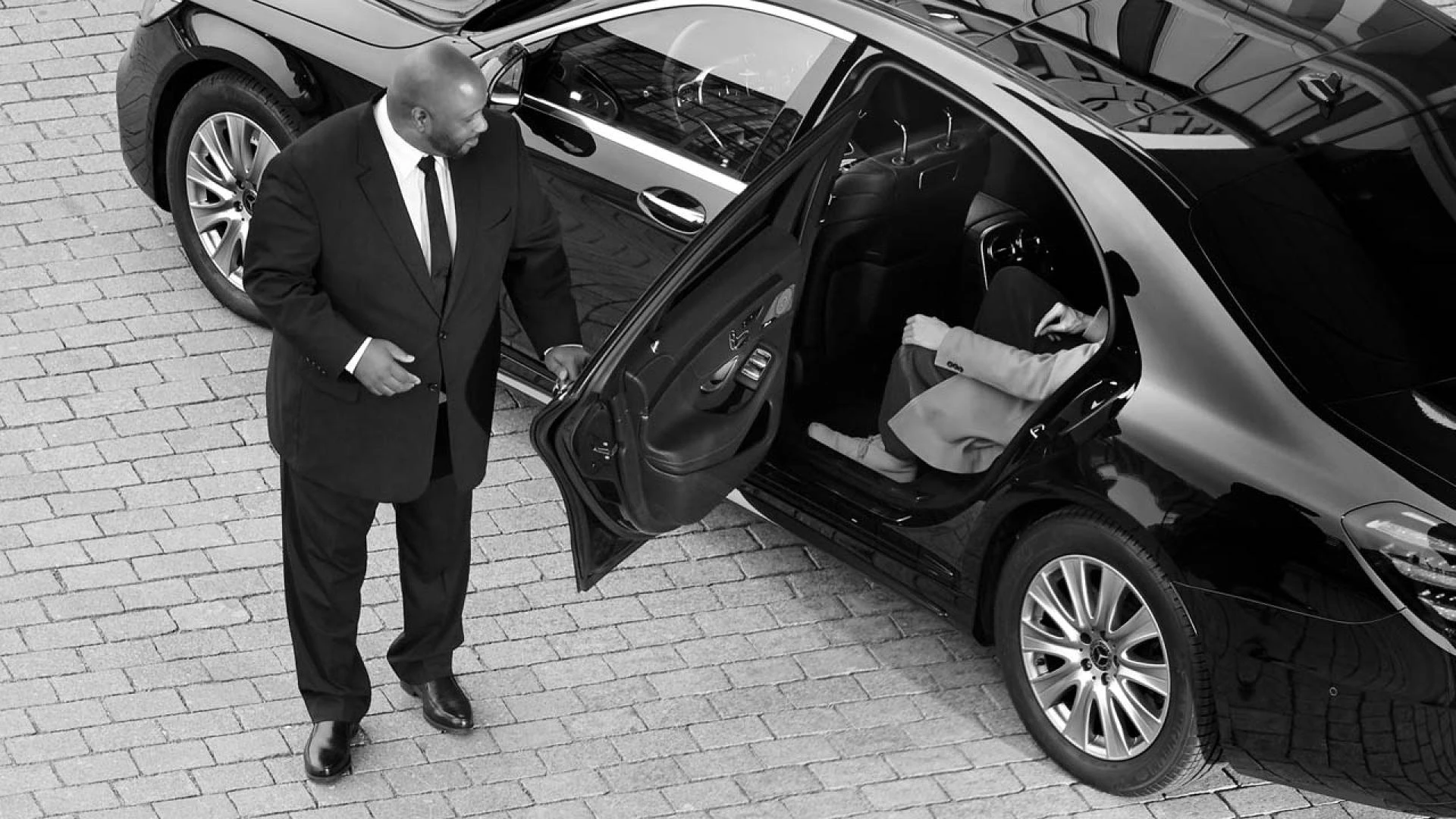 3 Useful Tips to Follow Before Booking the Car Transportation Services