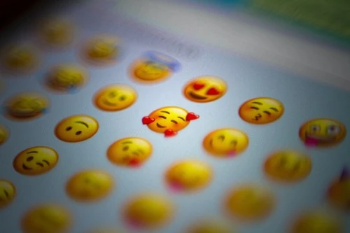 Emojis in Sales and Marketing: 7 Amazing Advantages