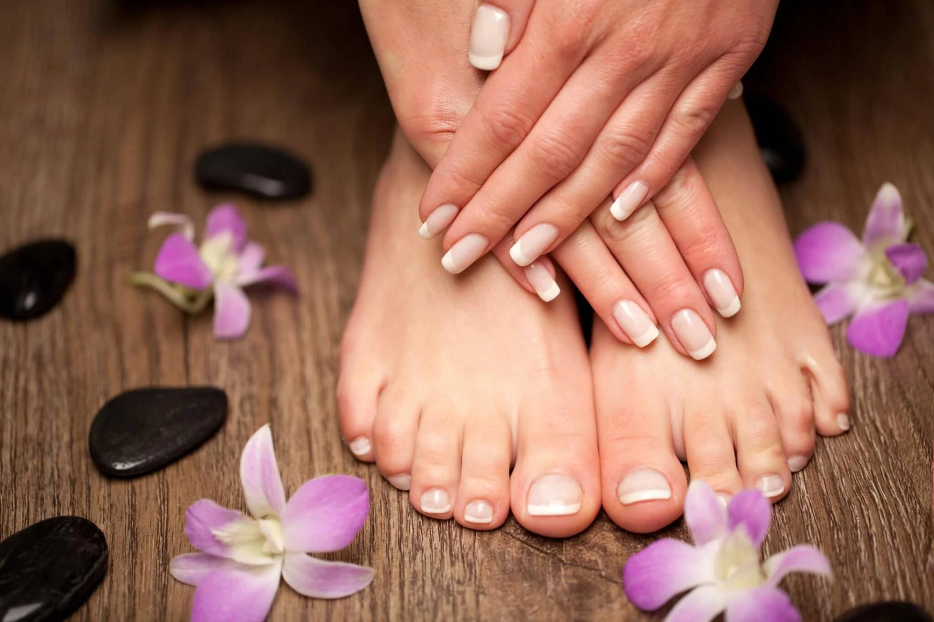 How to take care of your hands and feet at the salon dubai services