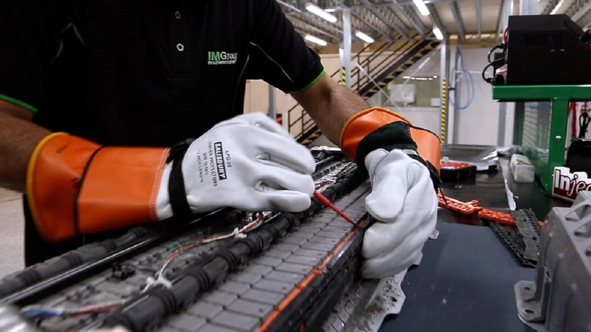 Solutions of Hybrid Battery Replacement in UK