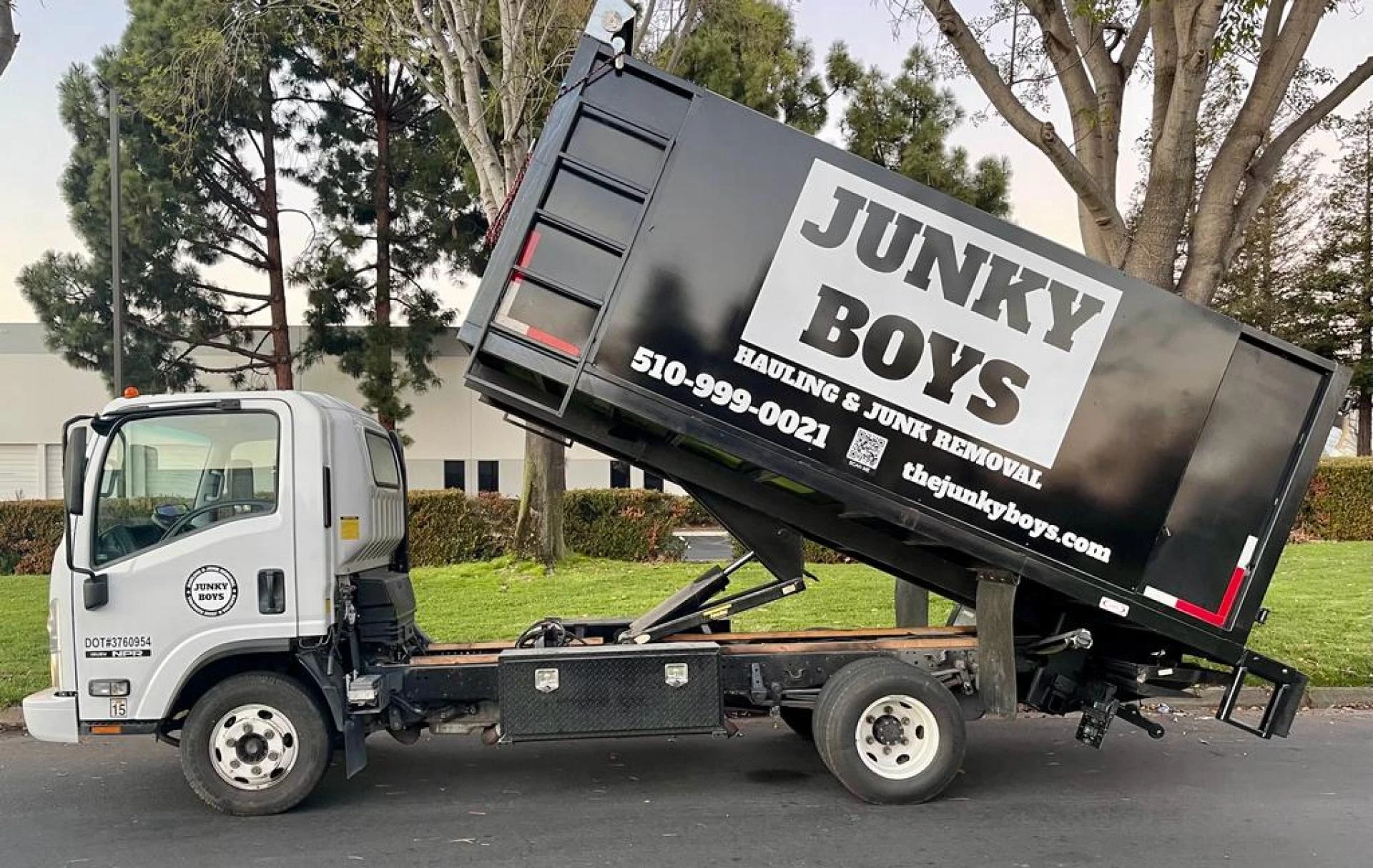 How Does a Junk Removal Service Work?