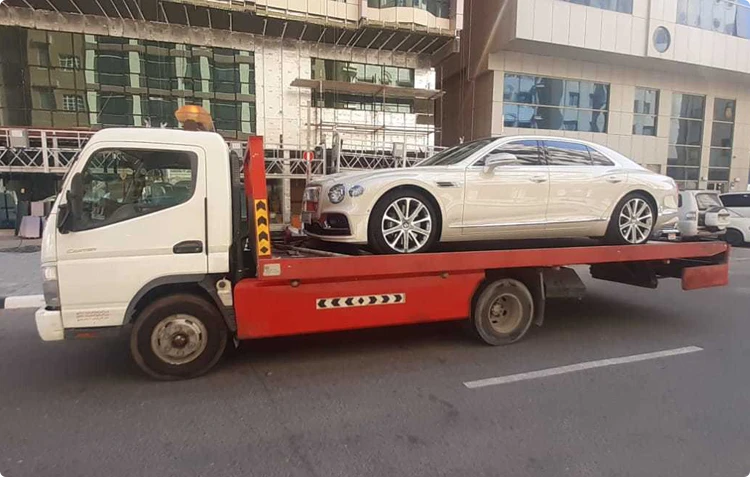 What To Do If You Are Stranded On A UAE Road?