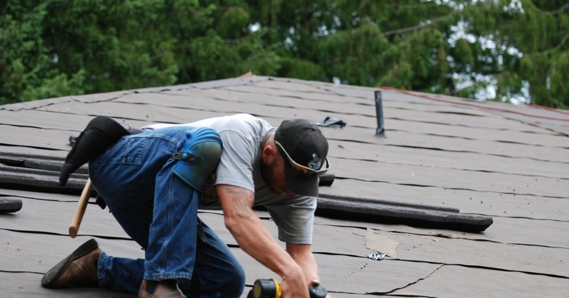 How to Choose the Right Roofing Contractor?
