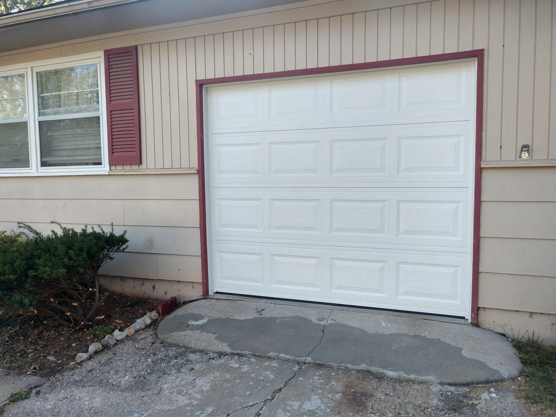 Best Garage Door Repair Services in Rogers