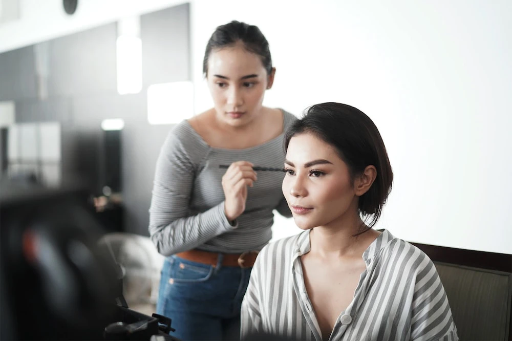 Things to Know Before Hiring a Bridal Makeup Artist