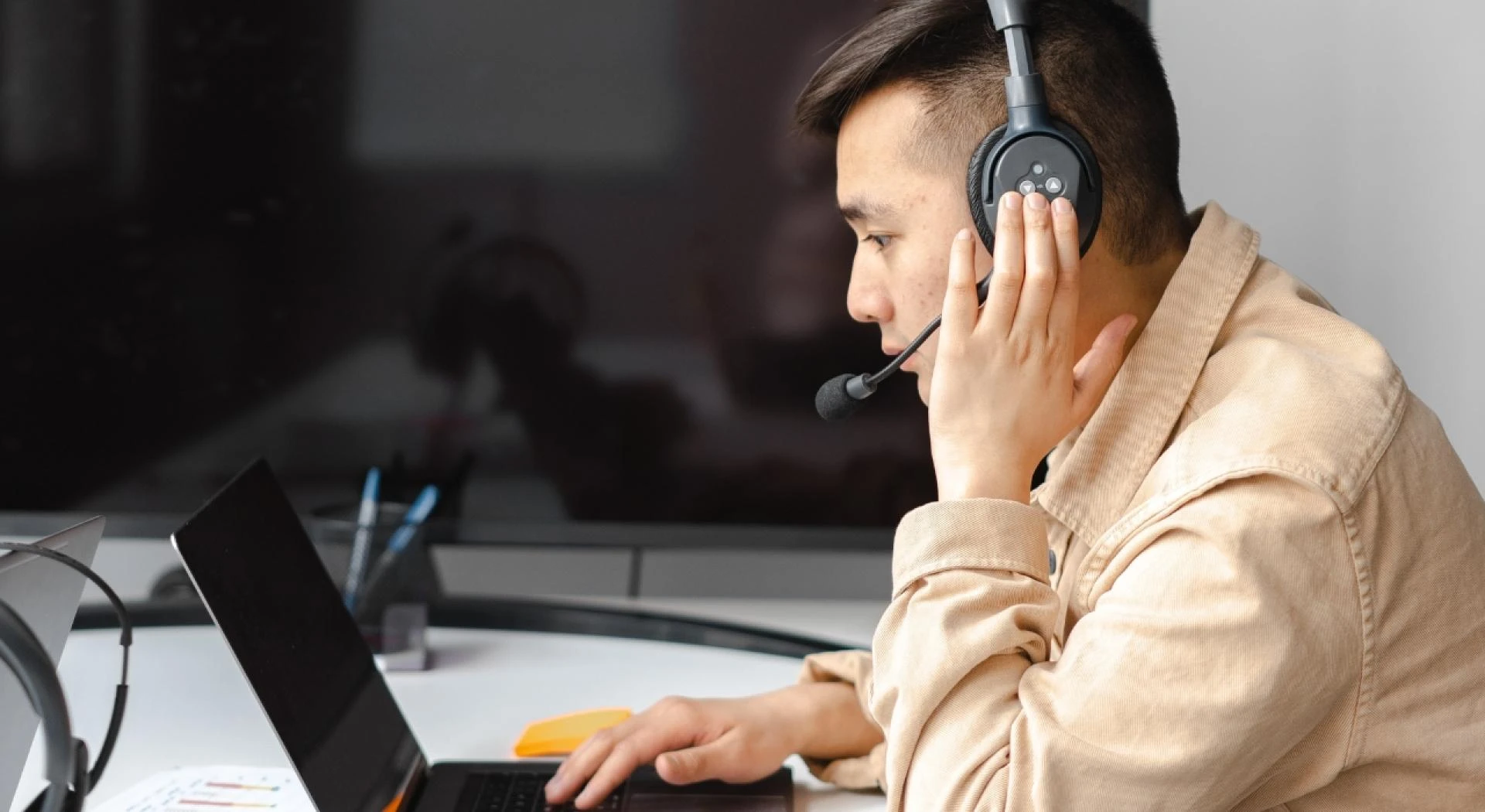 How To Crack The DELF B1 Listening Practice Questions