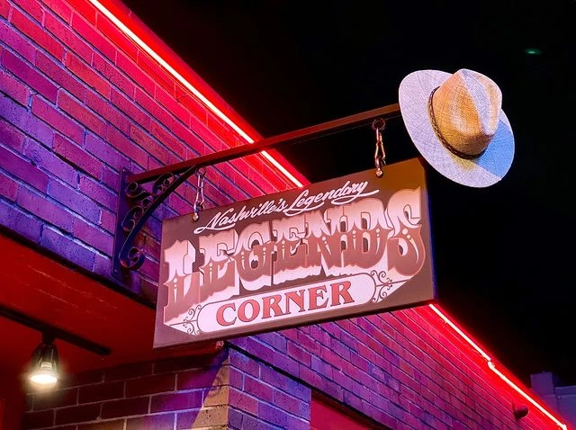The Honky Tonk Experience: Exploring the Best Bars on Lower Broadway