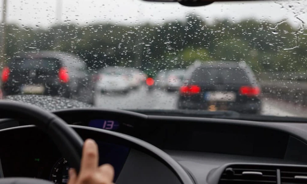 6 Safety Tips For Driving In The Rain
