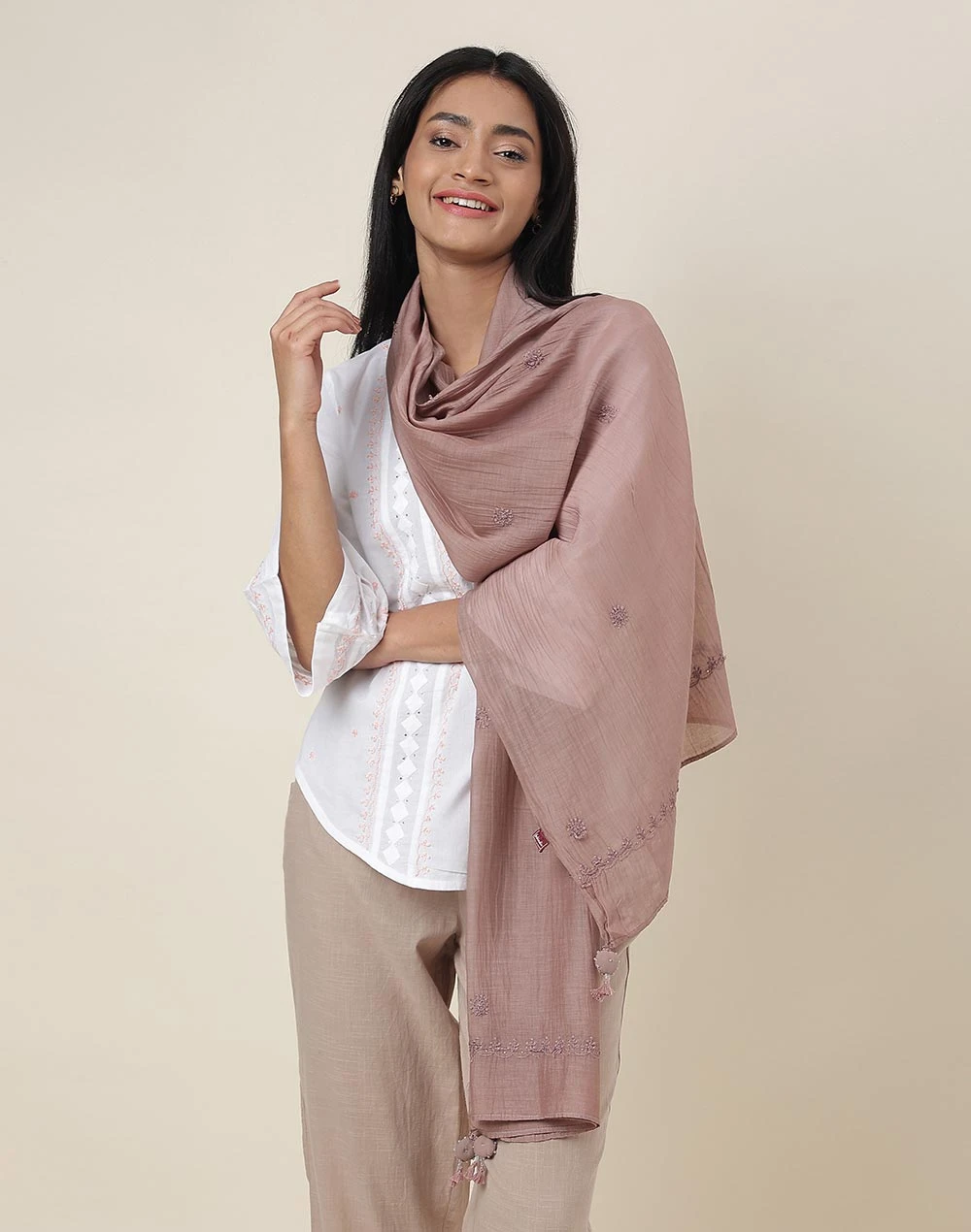 5 Timeless Chikankari Outfits for Women