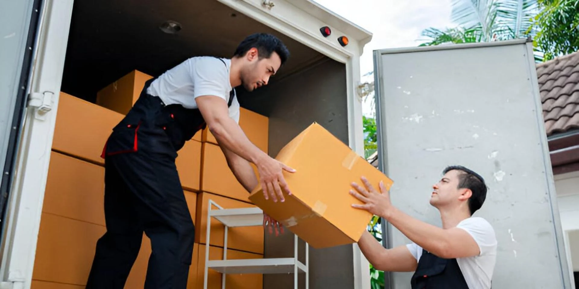 Movers and Packers in Sharjah: Your Ultimate Guide to a Stress-Free Move