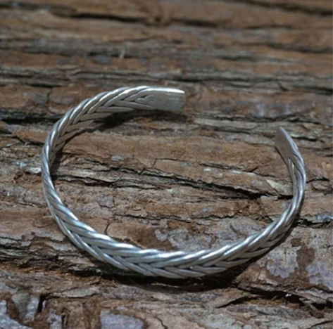 From Runway to Wardrobe: Elevating Everyday Style with High-Fashion Jewelry