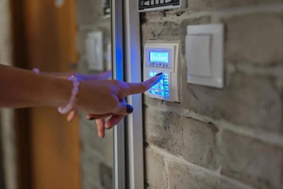 Enhancing Security and Efficiency with Intercom Systems in Chicago Properties