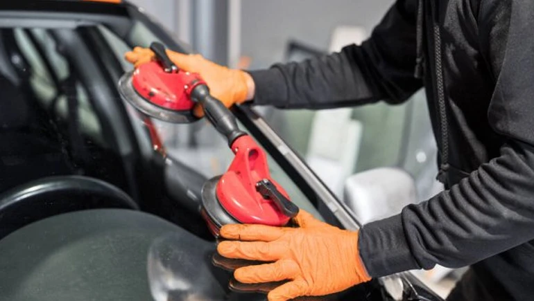 The Perfect Guide to Windscreen Replacement and Repairs to Clear Your Path