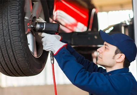 The Importance of Regular Oil Changes: Tips from Auto Mechanics