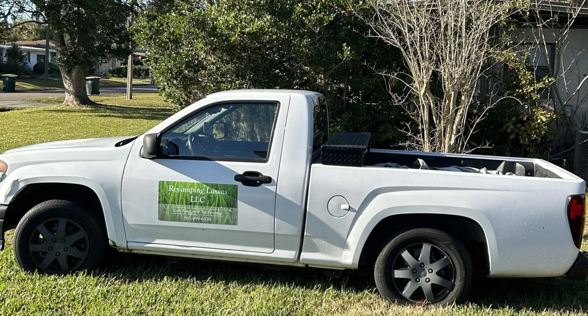 Lawn and Top Dressing Services in Jacksonville: Your Ultimate Guide to a Greener Lawn