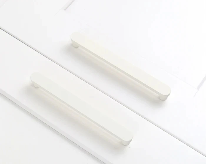 Elevate Your Décor: Exploring the Perfect Cabinet Handles and Pulls for Your Kitchen Cabinets