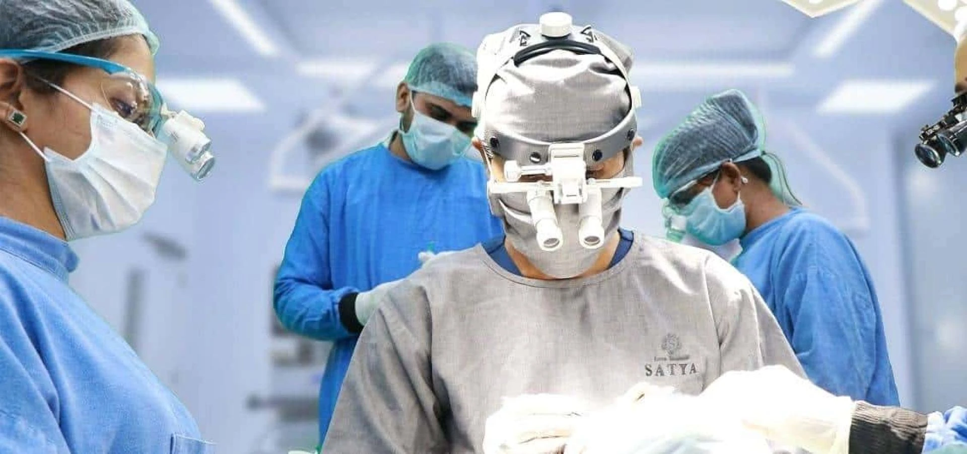 Unlocking Confidence: A Comprehensive Guide to Hair Transplant in Delhi