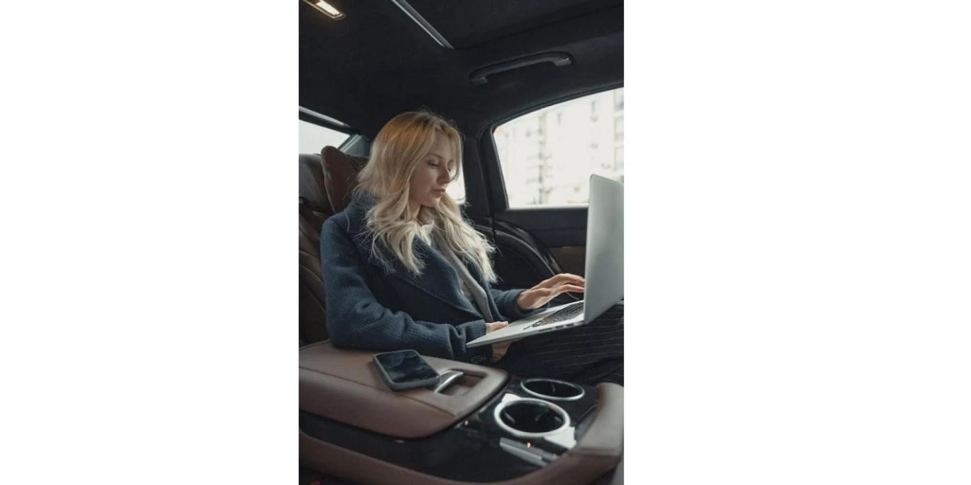 Efficient Strategies for Business Travel Management: Maximizing Productivity and Savings