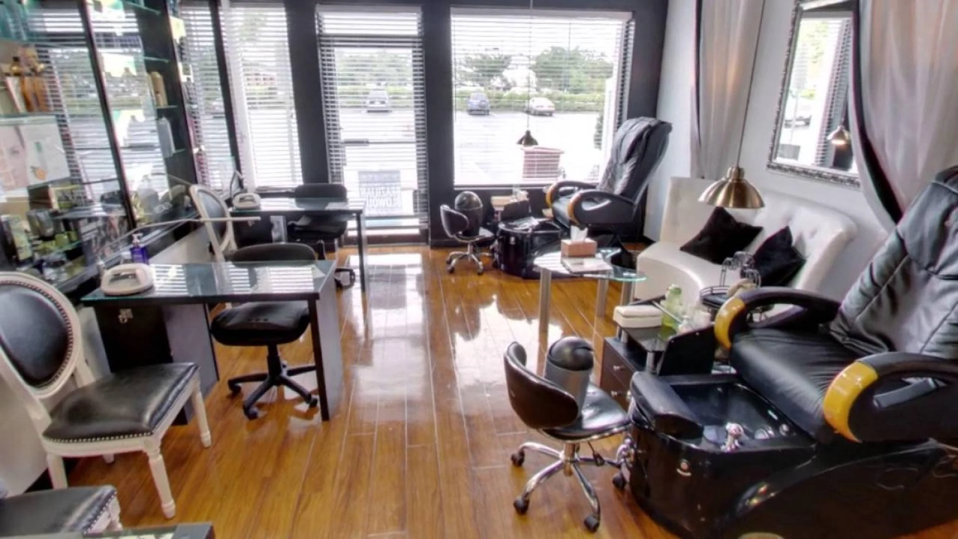 Top 4 Tips for Starting Your Own Nail Salon Business