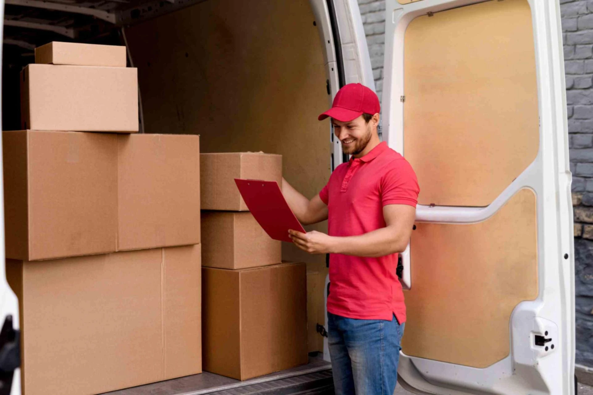 How to find safe and legit: Packers and Movers in Gurgaon