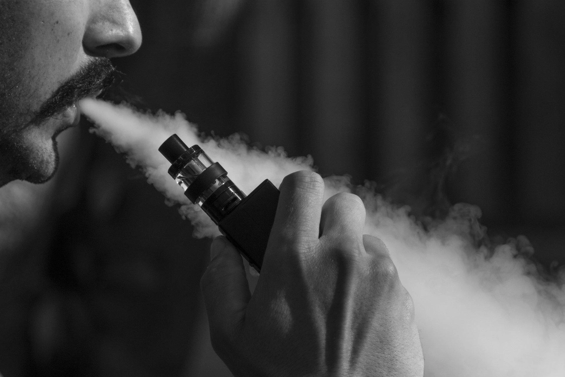 KEEPING E-LIQUID OUT OF YOUR MOUTH: 7 TIPS TO NEVER SUCK VAPE JUICE ANYMORE