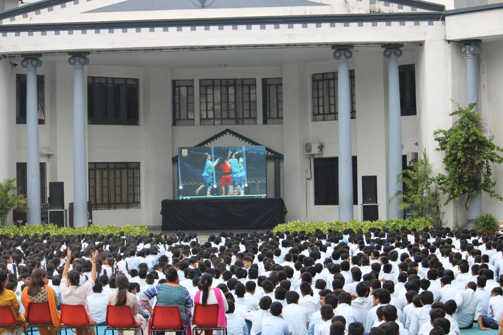 Top 10 school in India:-theasianschool