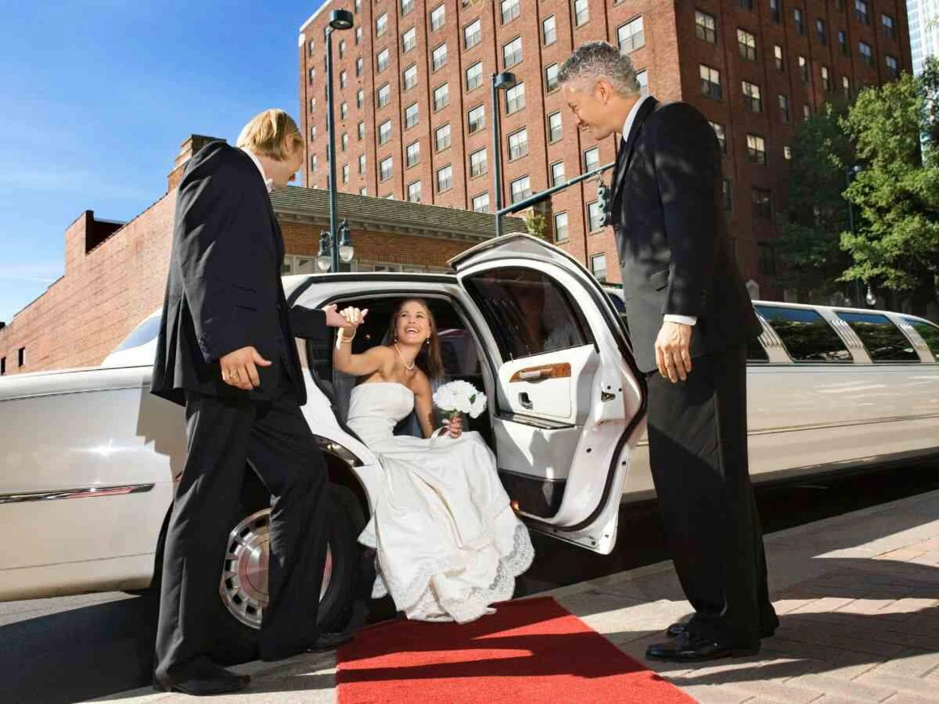 Making Memories: Why Our Limo Services Are Ideal for Weddings and Special Events