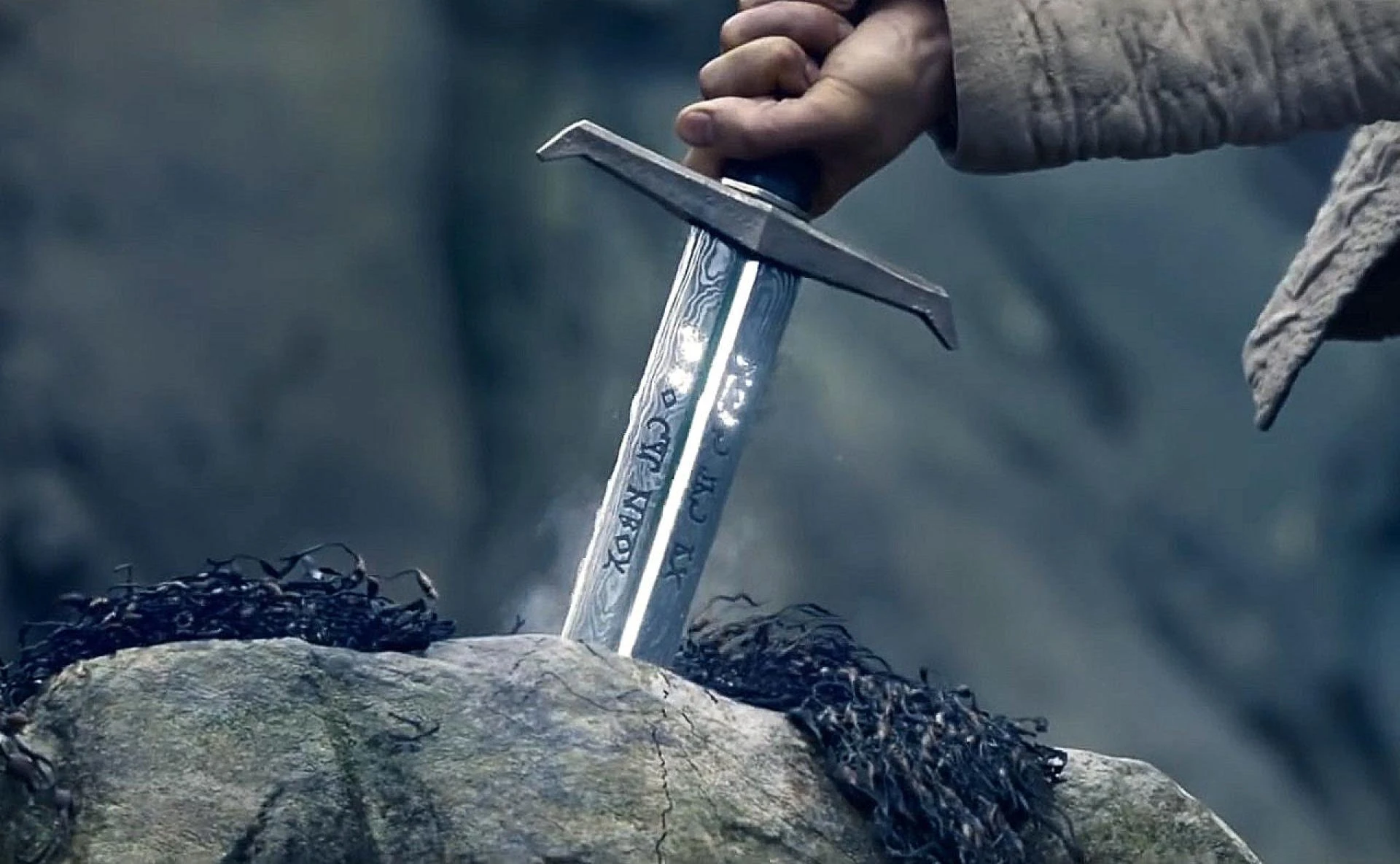 Why Are Replica Swords from Movies and TV Shows So Popular Among Collectors?