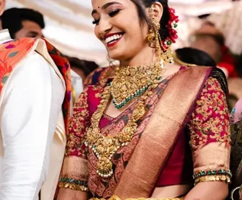 "Wedding Outfits: Discover Your Dream Ensemble"