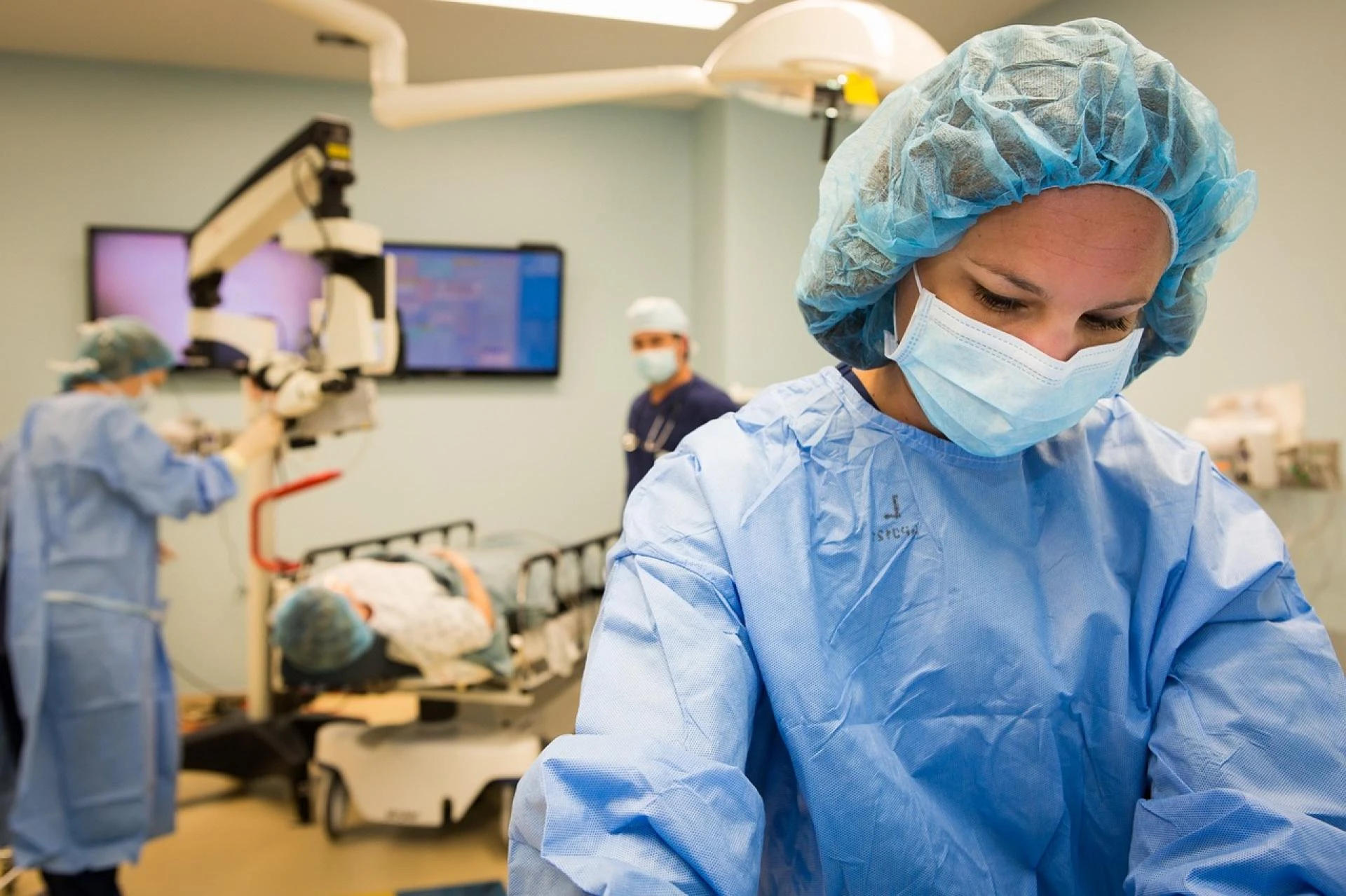 How to Become a Surgical Technician: A Guide to Certification and Training