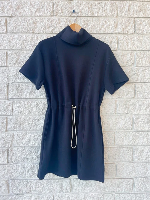 The Rise of Varley Clothing: A Journey of Fashion and Functionality