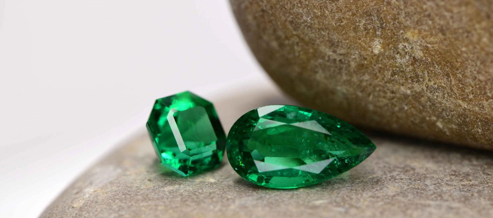 Best Emerald Stone Color Chart