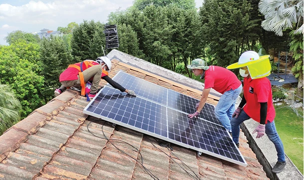 Pensolar: Leading the Charge in Green Energy Transformation.