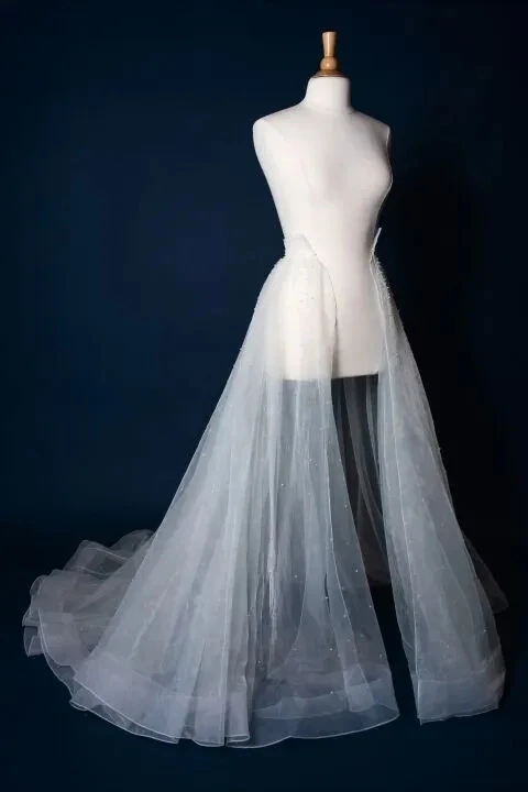 Be The Most Beautiful Bride With A Two-Piece Wedding Dress