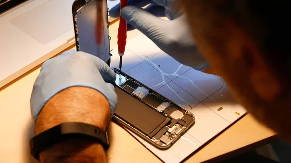 Quick and Easy iPhone Repair Services in Dubai || 045864033