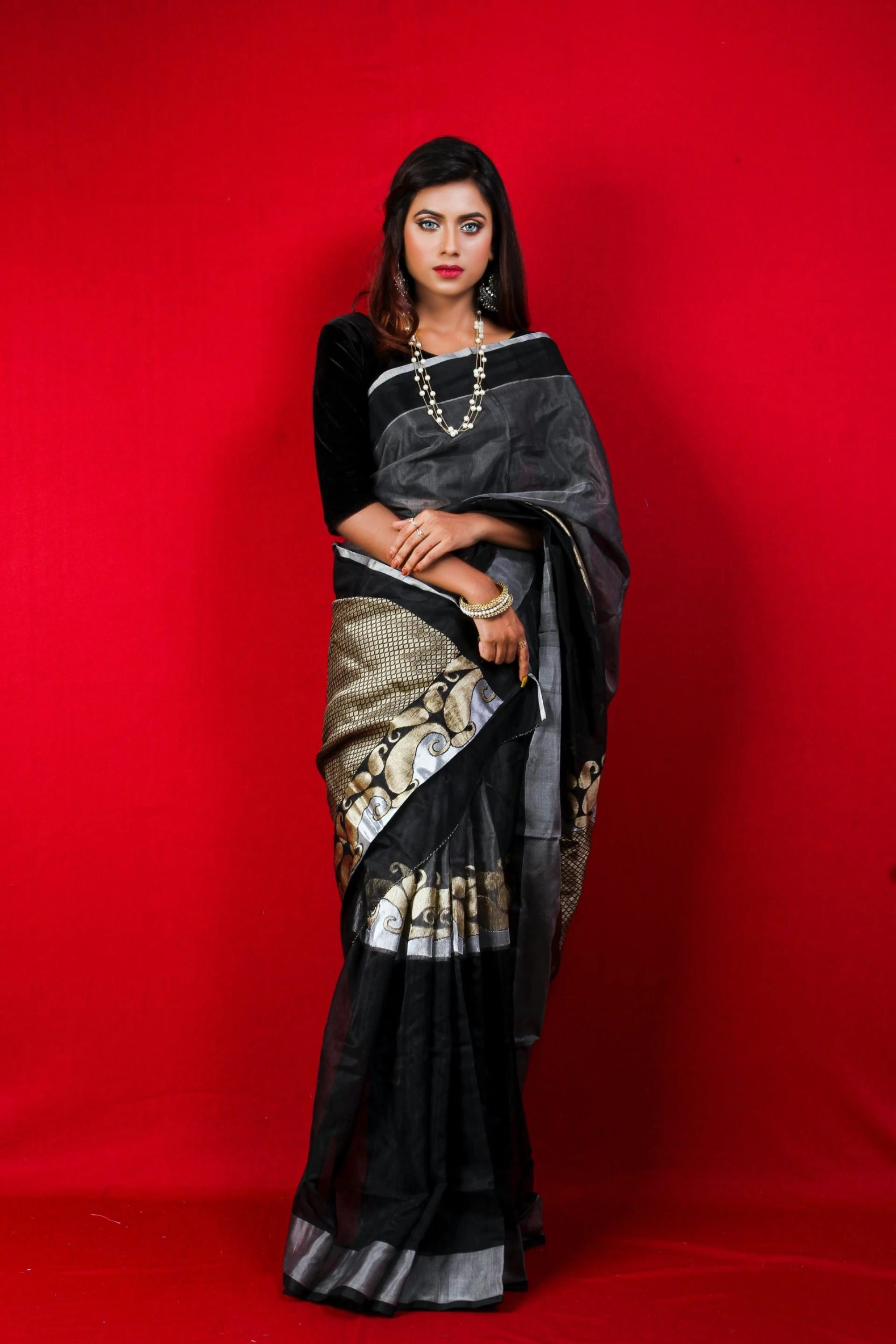 What Is More Stylish? Handloom Sarees Or Designer Sarees?