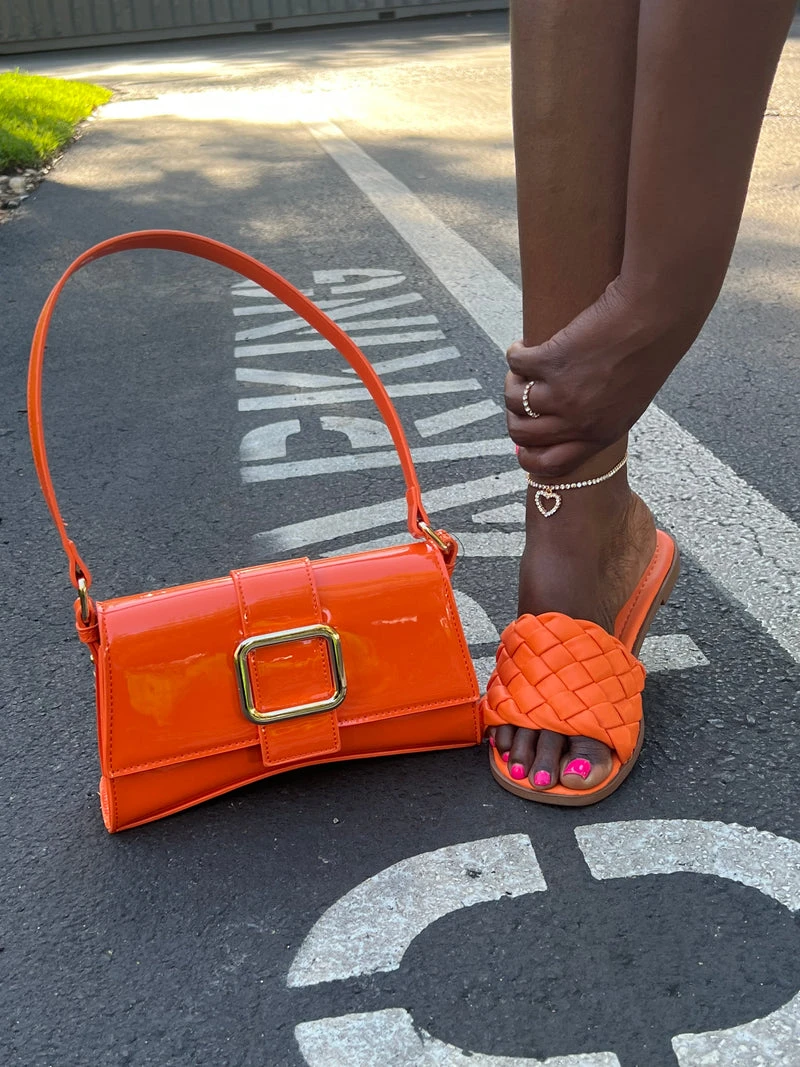 Embracing Love and Luck: Exploring the Symbolism of Heart Anklets