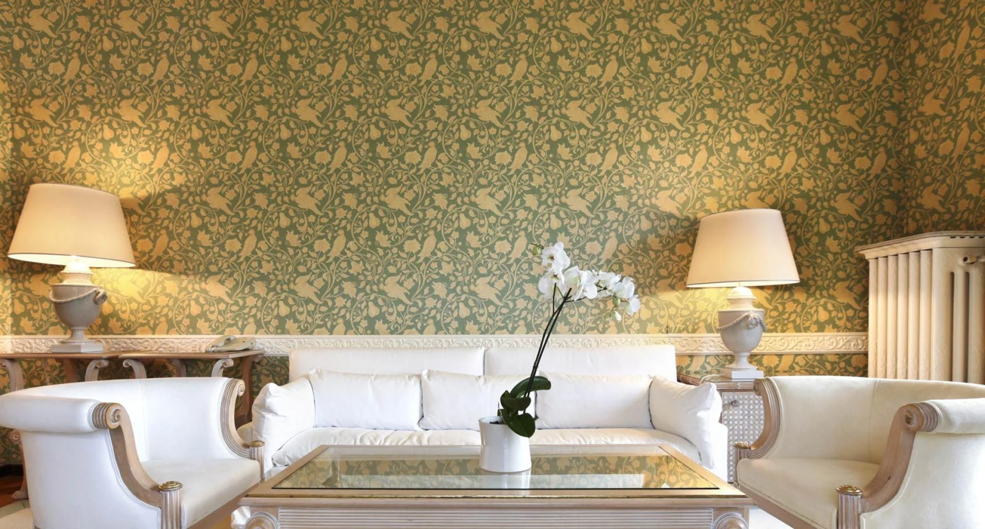 Professional Wallpaper Fixing Service in Dubai: Transform Your Space with Ease