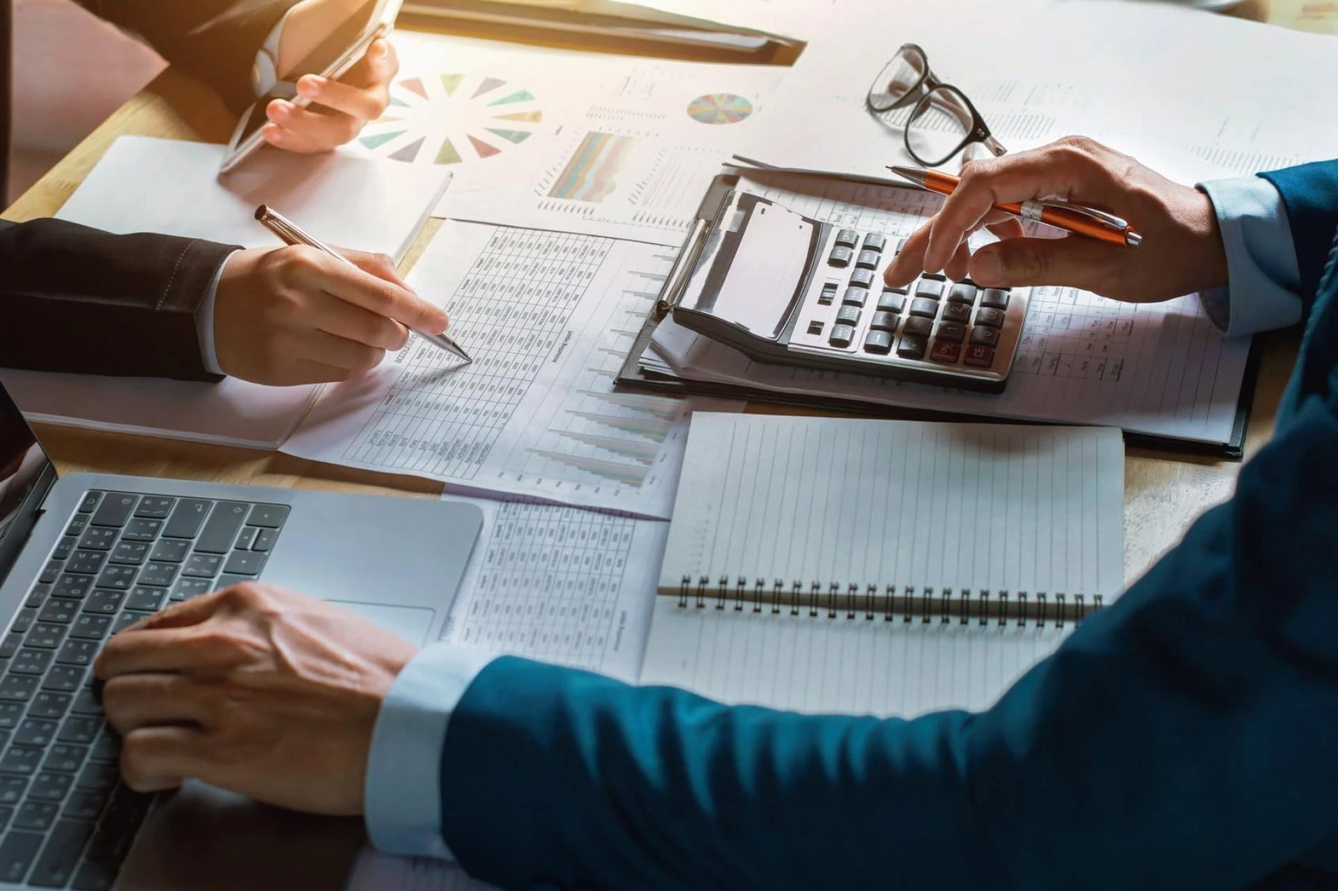 Look for best immigration services in Delhi NCR for Canada PR