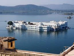 Exploring Udaipur: A Journey Through Lakes and Palaces