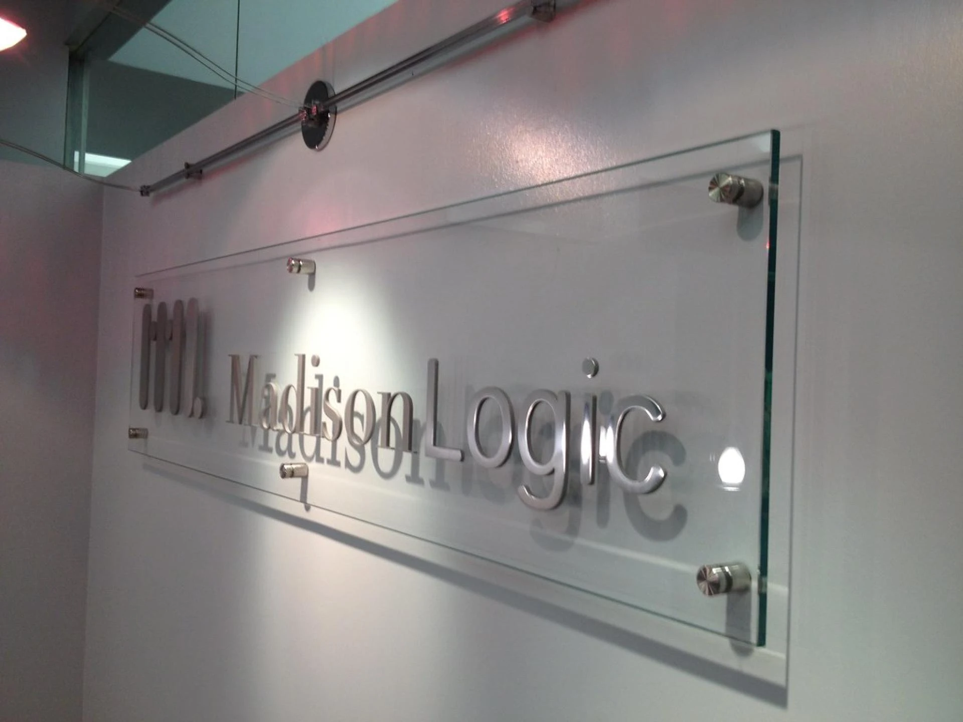 Enhancing Businеss Visibility: Thе Powеr of Acrylic Signagе and Acrylic Sign Boards