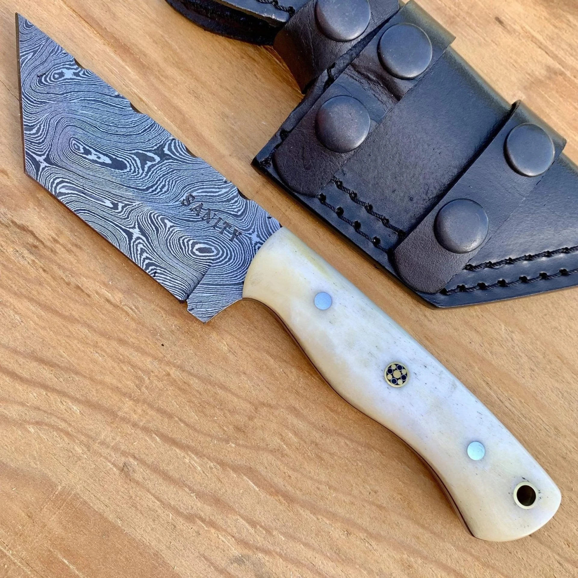 Handmade Damascus Steel Hunting Knife