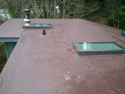 Flat roof installation in Roseburg