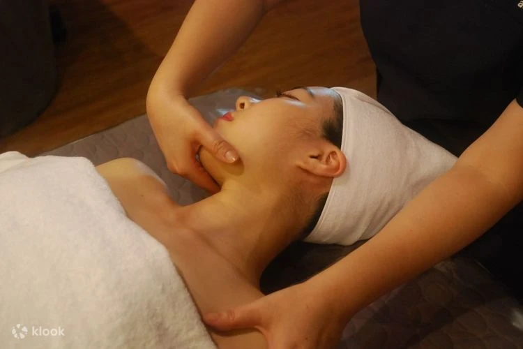 This comprehensive overview provides information on the most effective Seoul massage