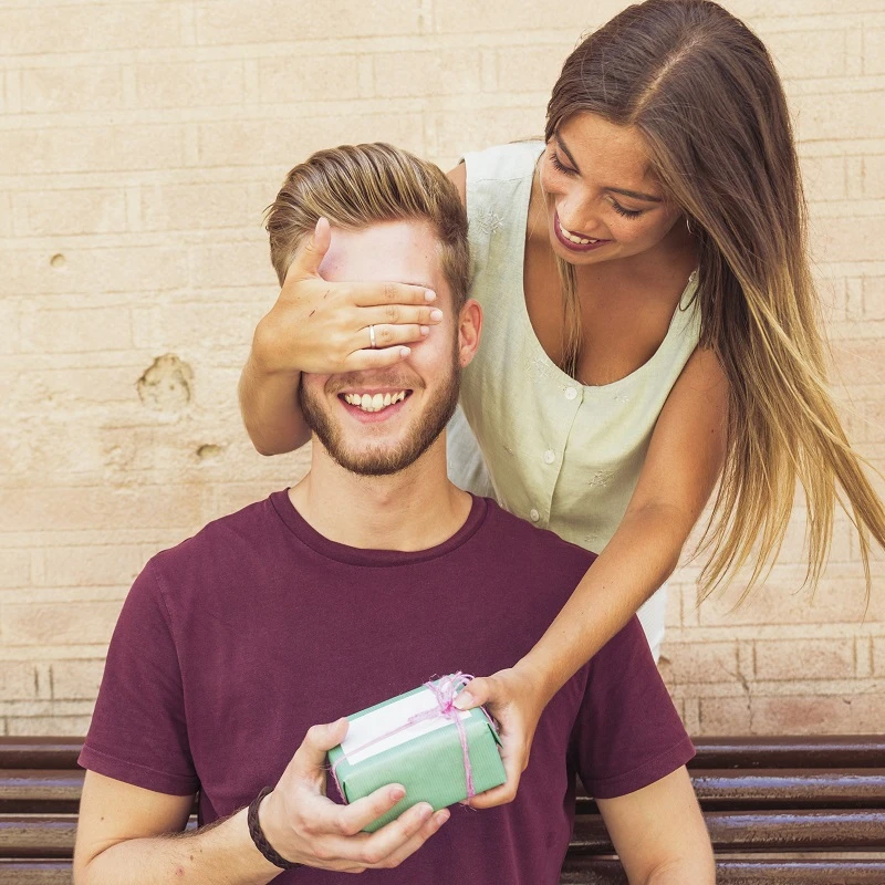 Make Your Anniversary Special With These Gifts For Husband