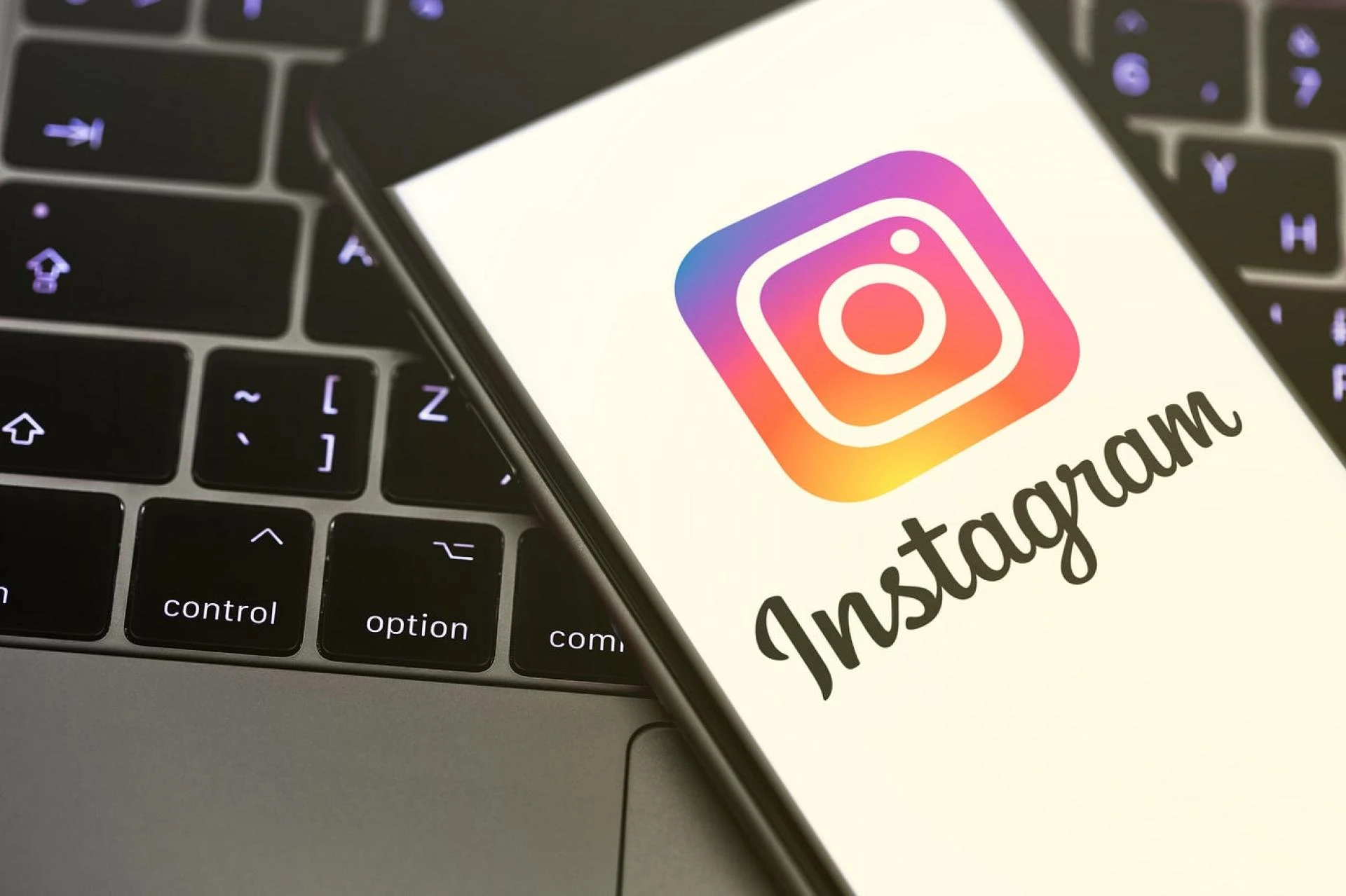 What is buy Instagram likes Canada? How it can boost your business