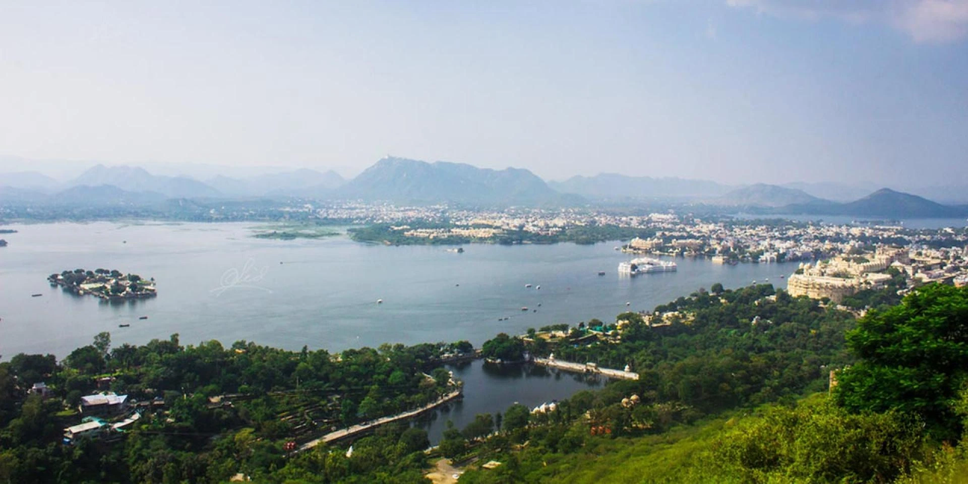 Family Fun in Udaipur: A Comprehensive 2-Day Travel Plan