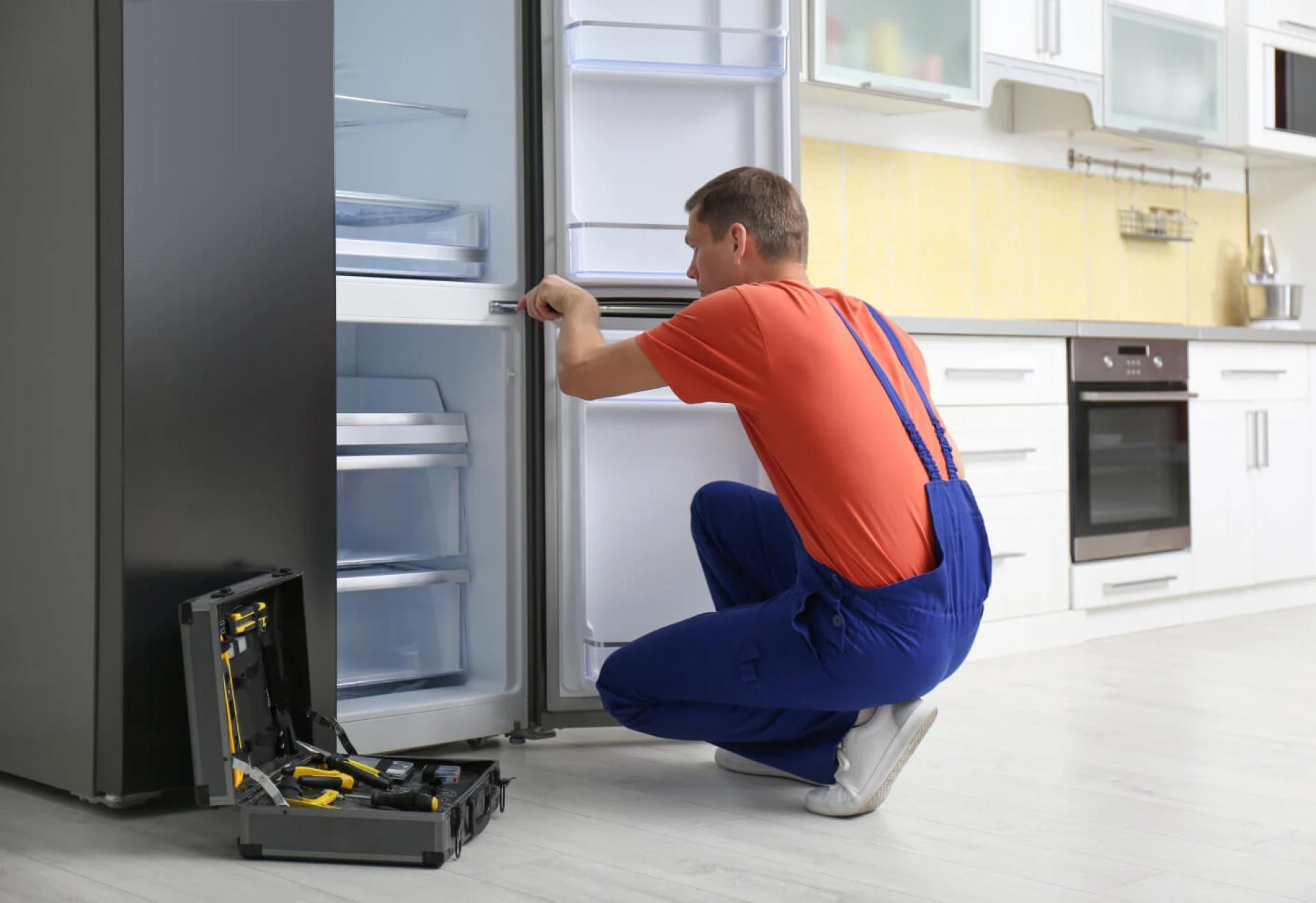 Do you provide warranties for fridge repairs in Dubai?