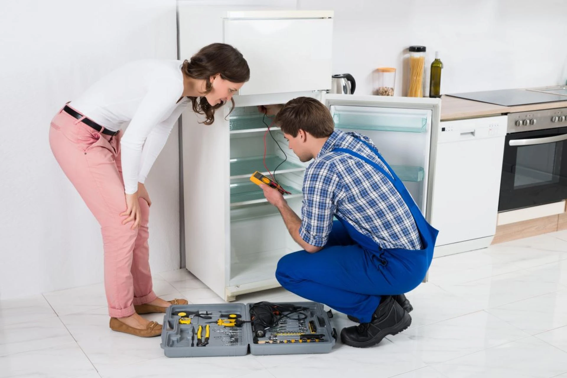 Do you provide warranties for fridge repairs in Dubai?