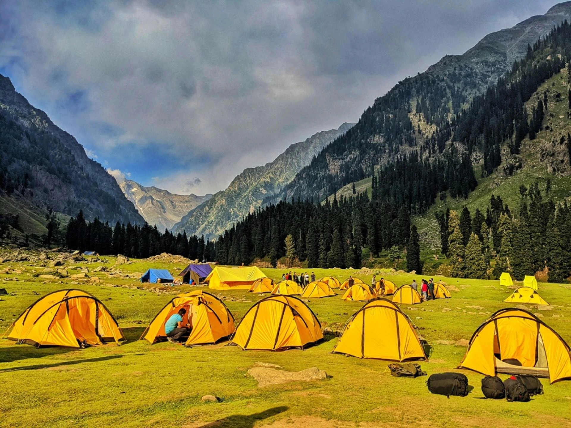 Luxury Camping Packages in Kashmir: A Lavish Escape into Nature